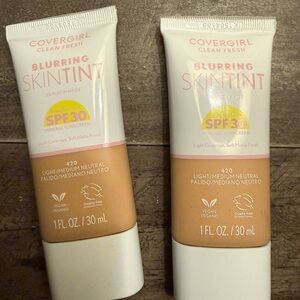 2 COVERGIRL Clean Fresh Blurring Skin Tint SPF 30 - Light/Medium Neutral 420